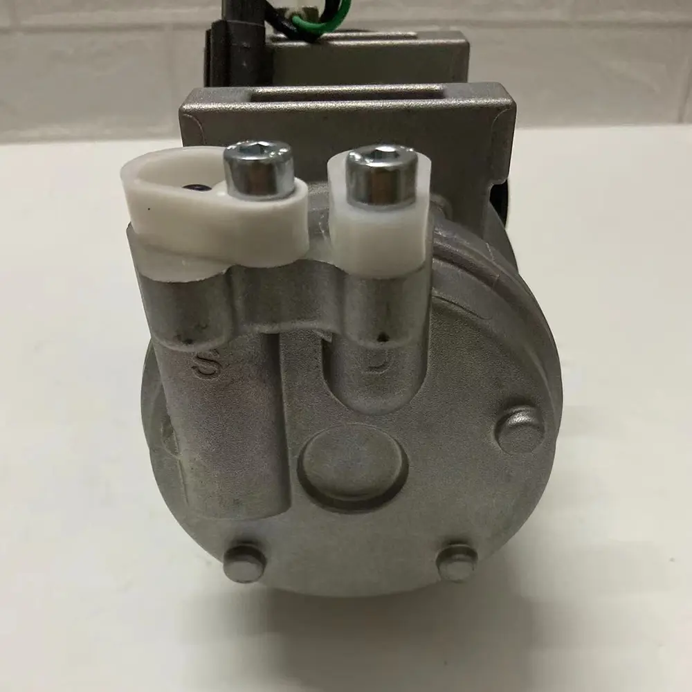 24V A/C Compressor 506012-2330 for John Deere Excavator Hitachi Crane