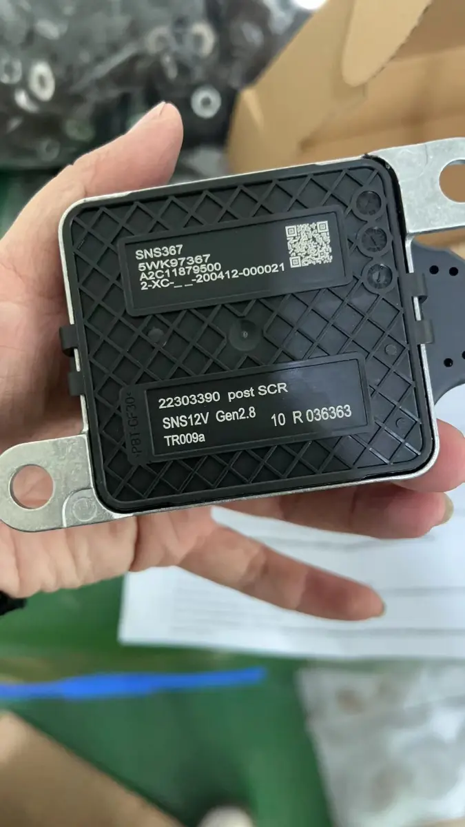 Nitrogen Oxide Nox Sensor 22303390 for Volvo Truck D11 D13 D16 Mack Engine MP7 MP8